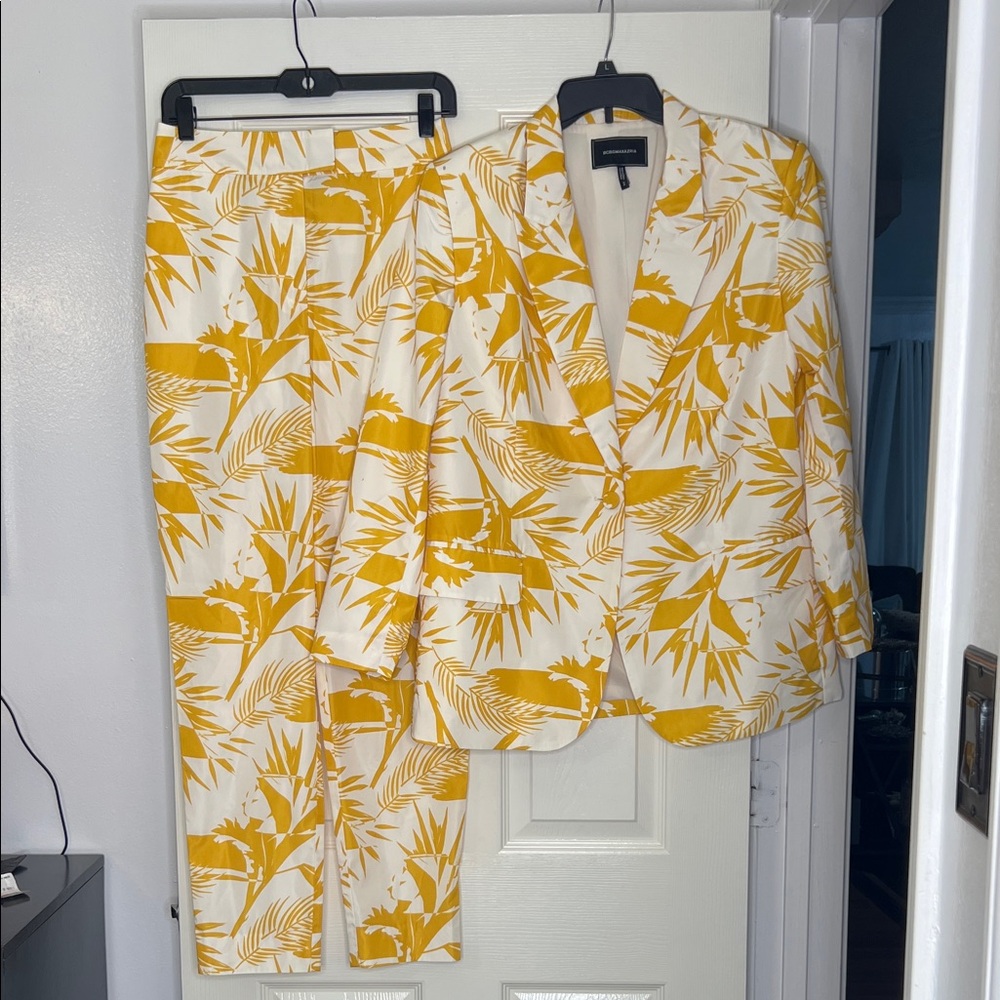 BCBGMaxAzria Yellow and White Patterned Suit light summer suit new but no tags